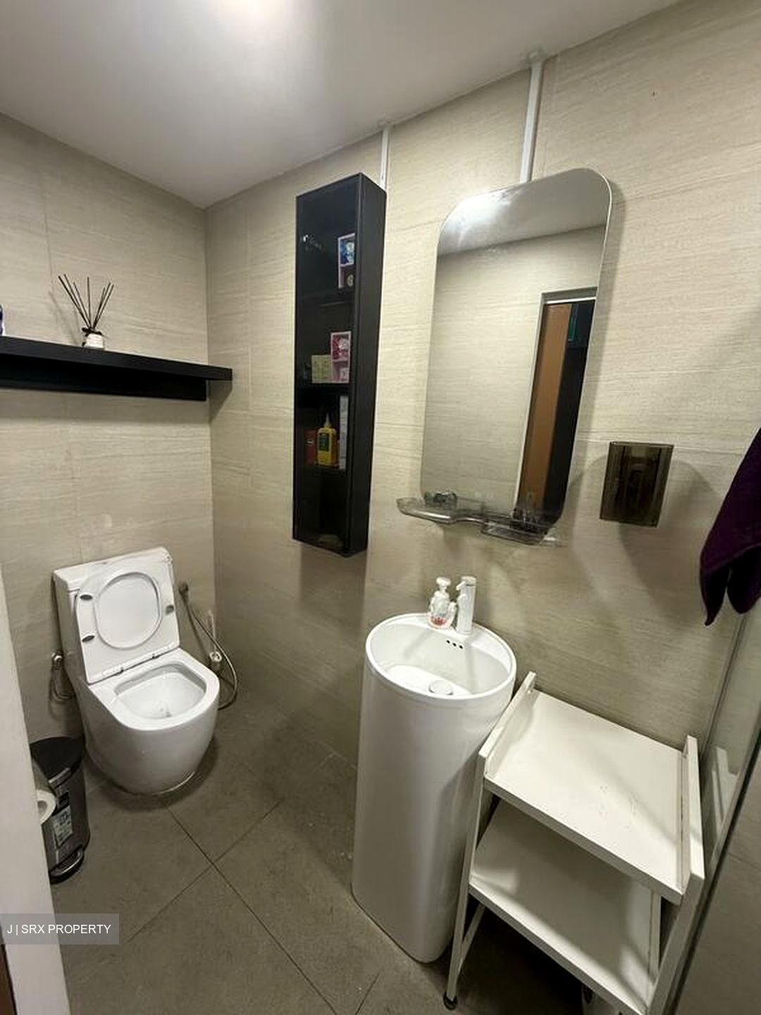 Hongkong Street (D1), Office #463007311